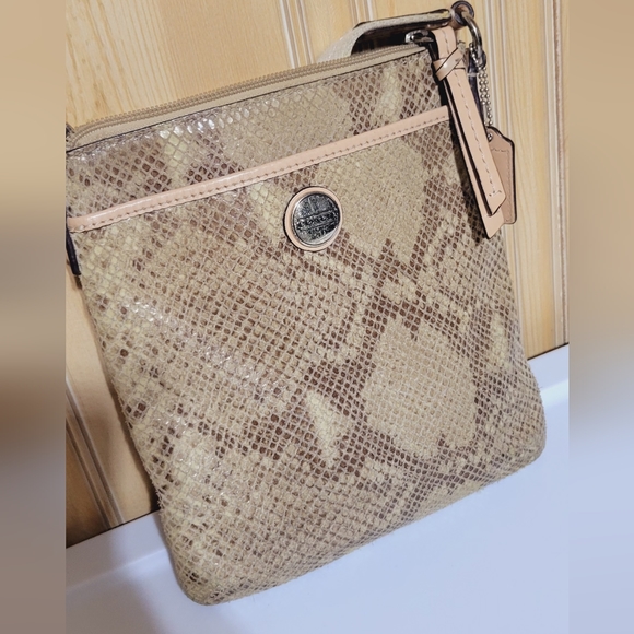 Authentic Snakeprint Messenger Crossbody Shoulder Bag - Picture 8 of 16